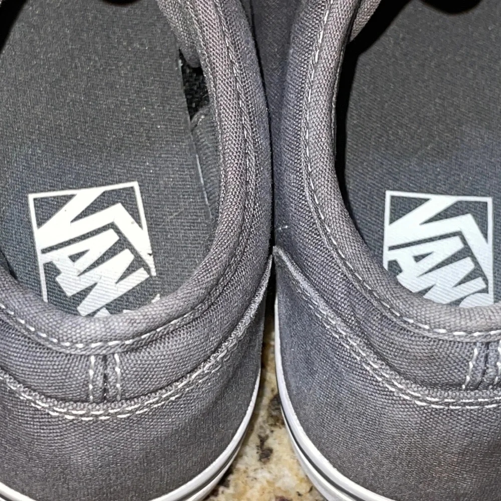 Vans - Picture 7 of 9